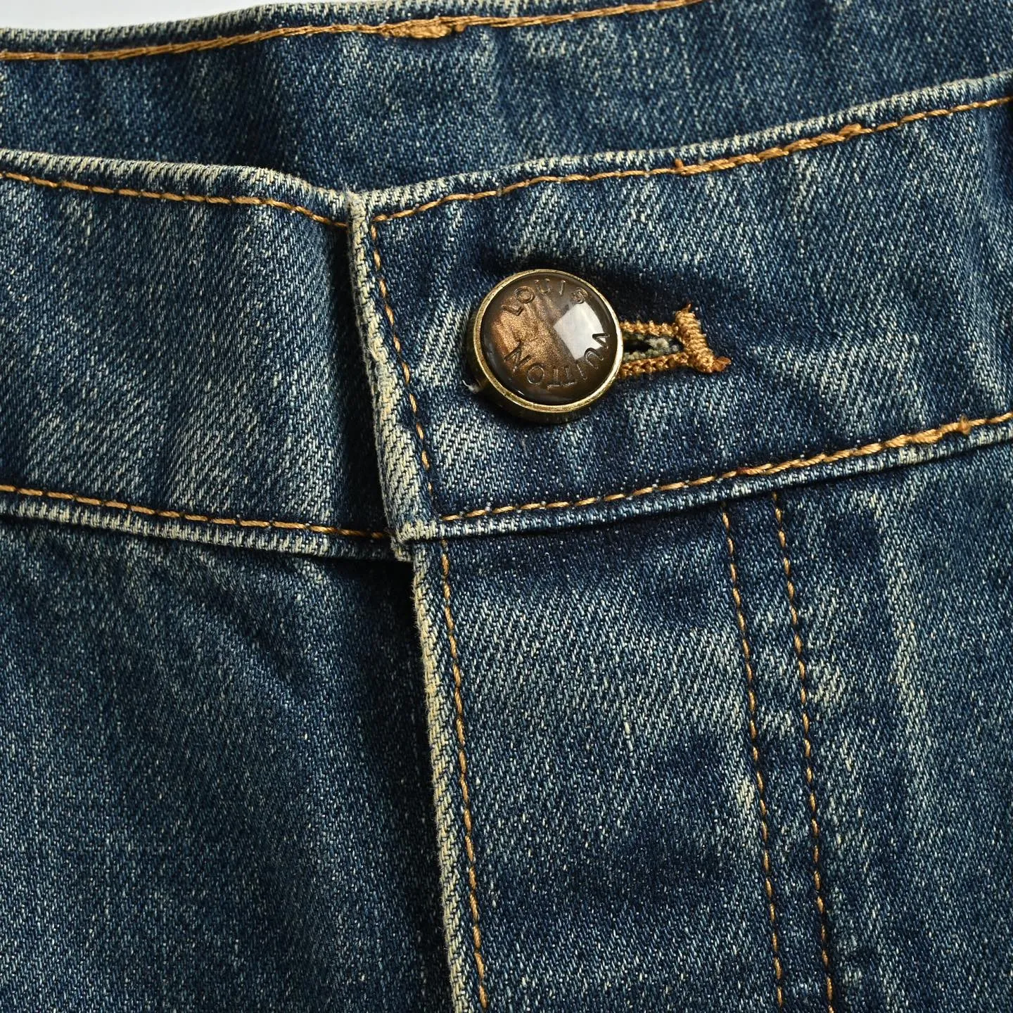 Louis Vuitton/Louis Vuitton back pocket leather jeans
